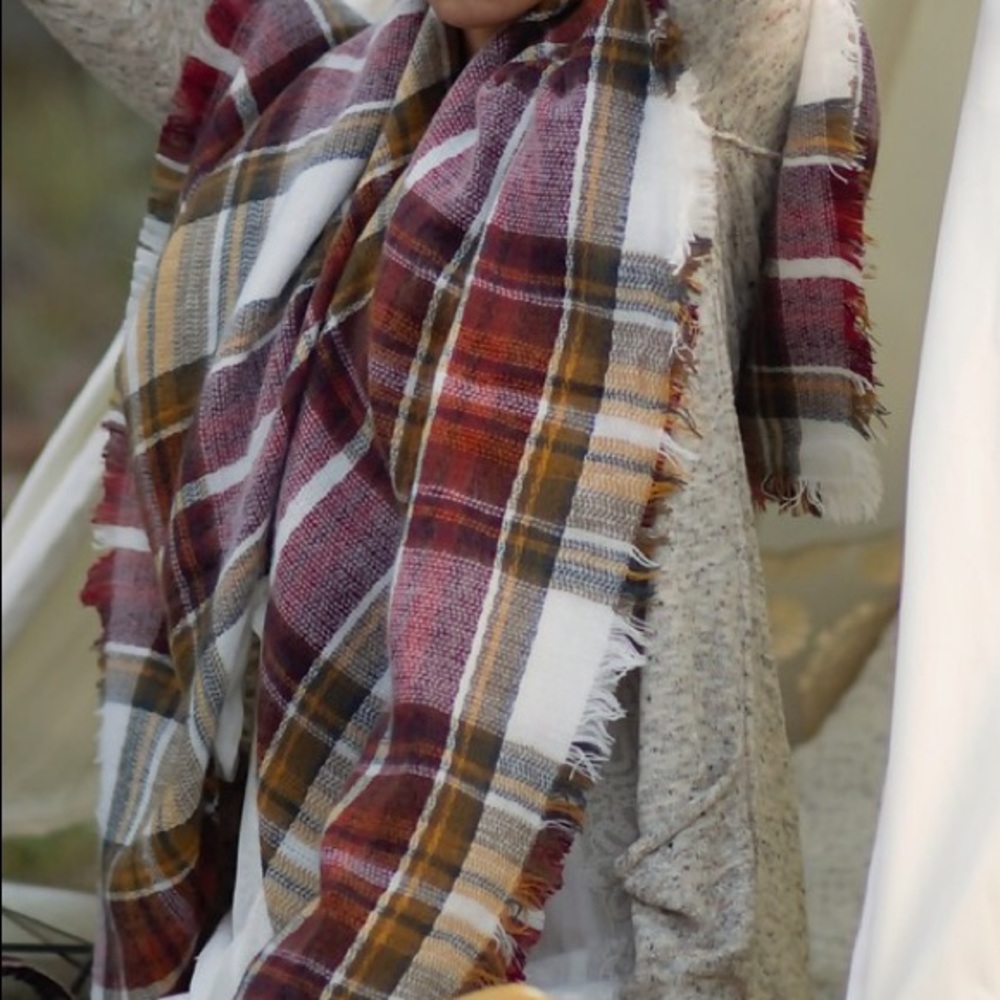 Beige and Burgundy Blanket Scarf - Picture 3 of 3